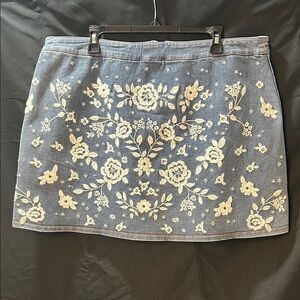 Savanna Jane Y2K Blue Denim Skirt with White Floral Embroidery Plus 1X